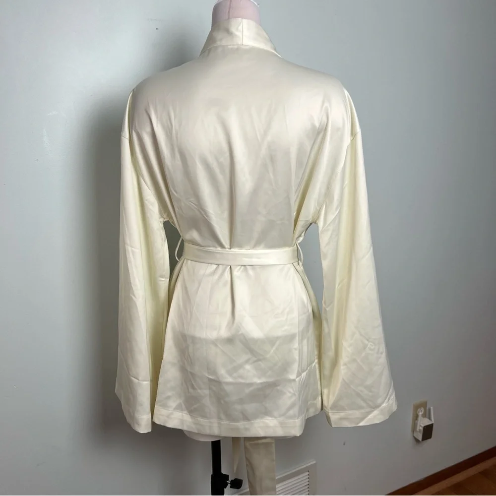 Commense ivory satin